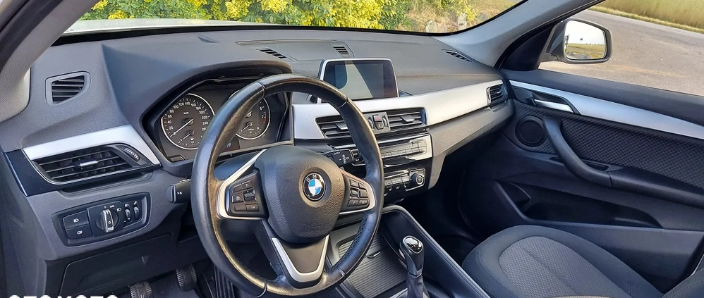 BMW X1 cena 87900 przebieg: 73120, rok produkcji 2018 z Wolsztyn małe 211